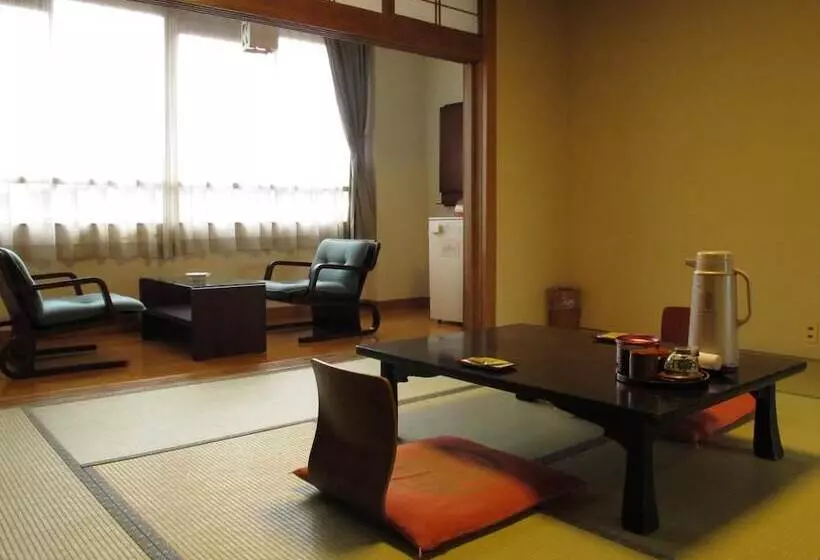 旅館 Sakaeya