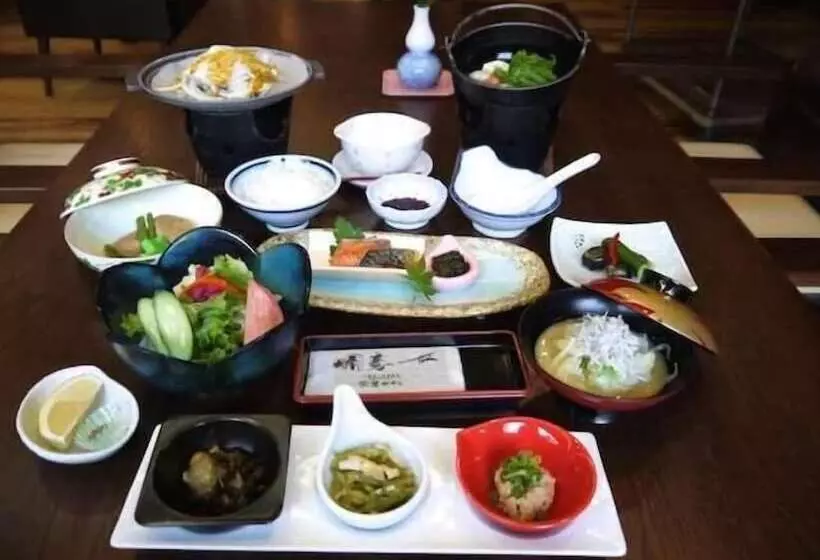旅館 Sakaeya