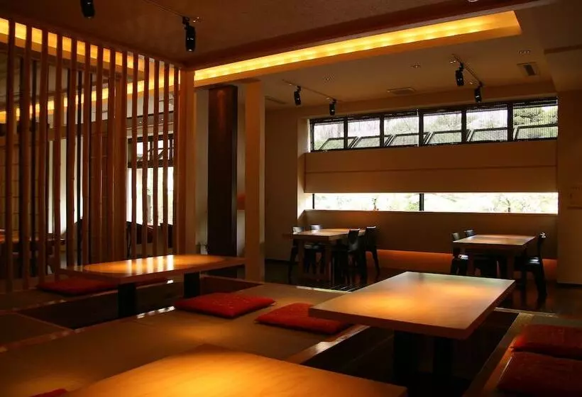 旅館 Sakaeya