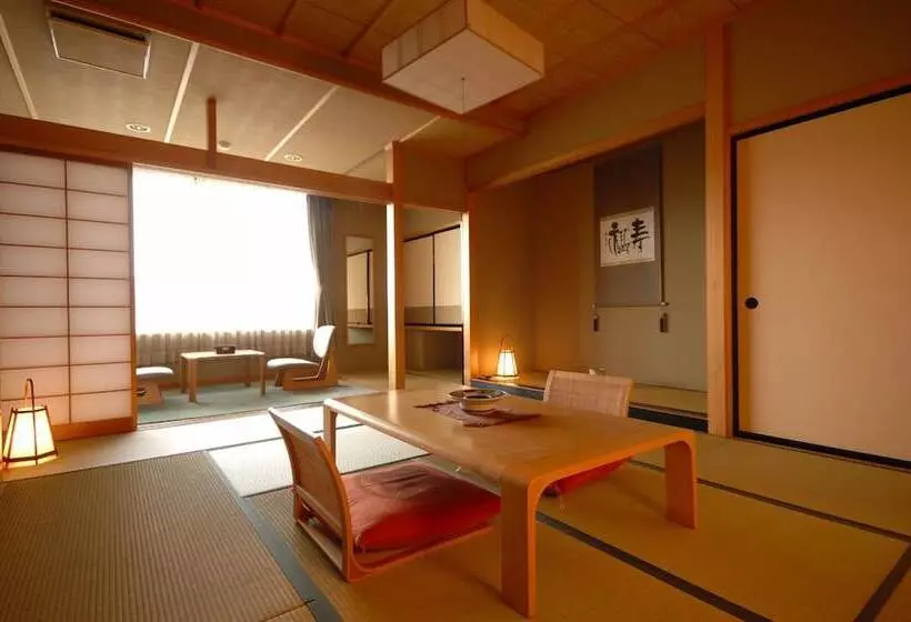 旅館 Sakaeya