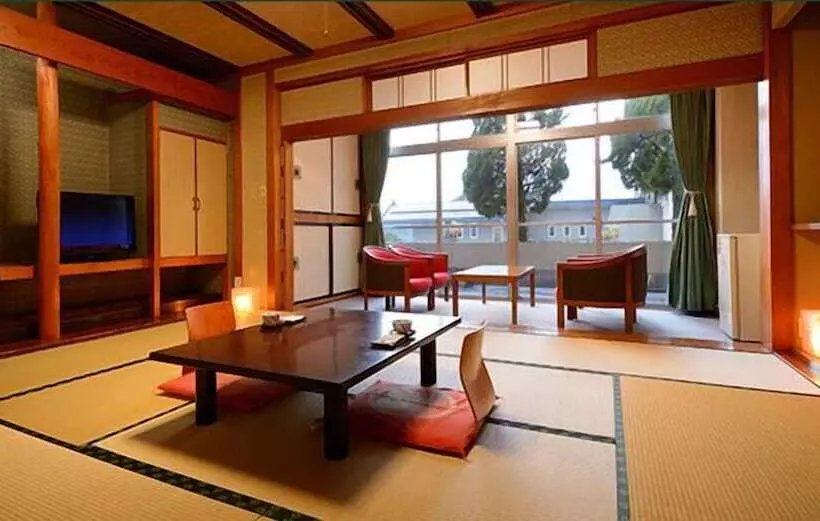 旅館 Sakaeya