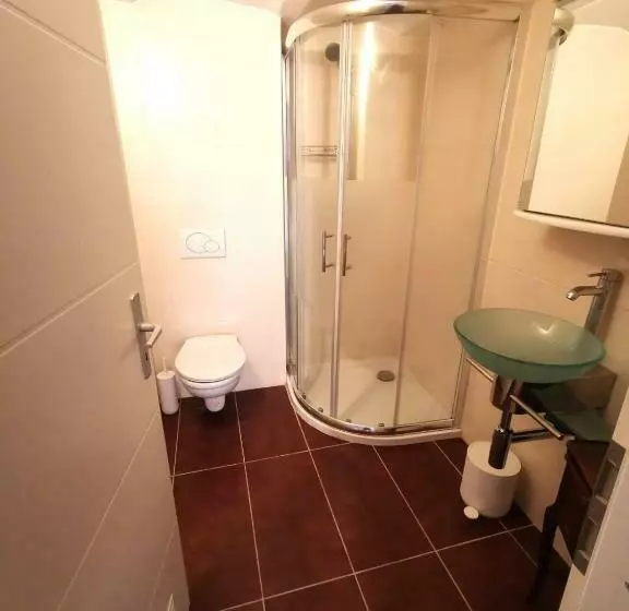 Retkeilymaja La Bergerie