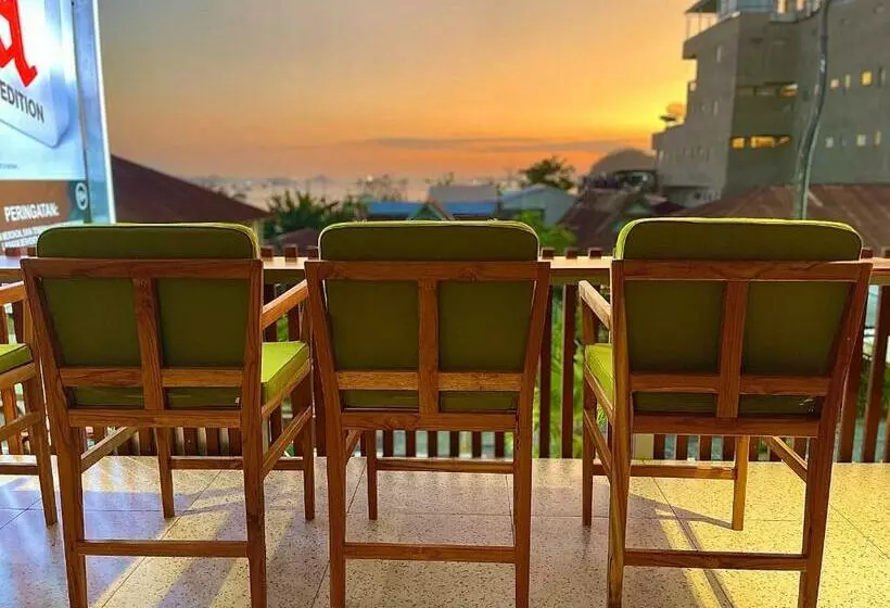 Retkeilymaja Puu Pau Hotel & Coffee Shop