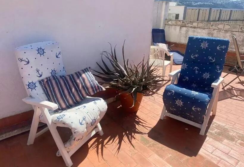 تختخواب و صبحانه A Luxiourious Room In The Best Terraced Penthouse In Denia Building 3