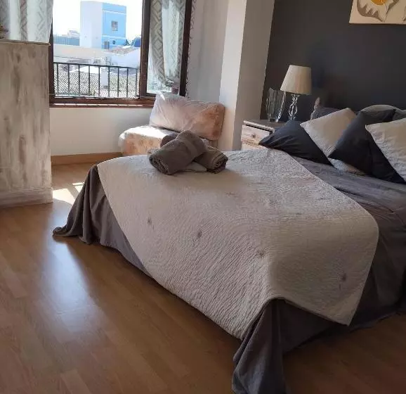 تختخواب و صبحانه A Luxiourious Room In The Best Terraced Penthouse In Denia Building 3