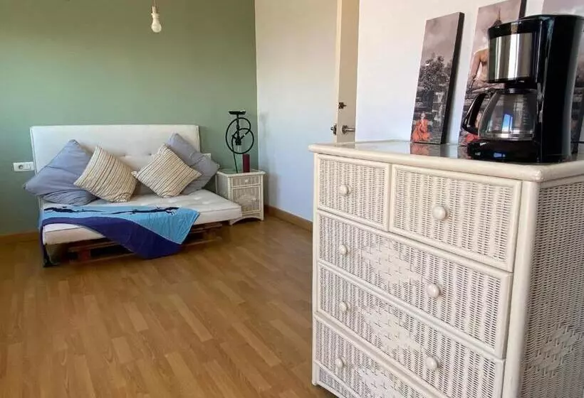تختخواب و صبحانه A Luxiourious Room In The Best Terraced Penthouse In Denia Building 3