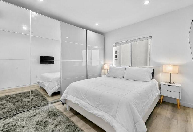 צימר Miracle Mile Chic 1 Br Bungalow Apt Parking Unit 2