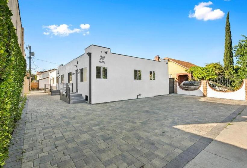 צימר Miracle Mile Chic 1 Br Bungalow Apt Parking Unit 2