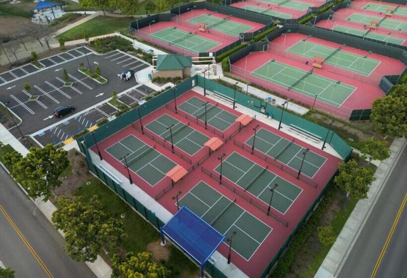 צימר Miracle Mile Chic 1 Br Bungalow Apt Parking Unit 2