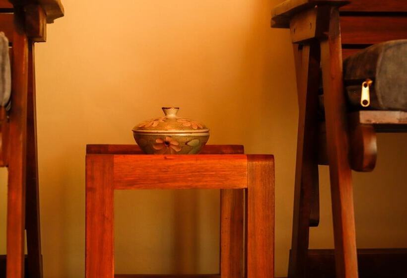 پانسیون Room In Villa   Zambezi Family Lodge   Elephant Room