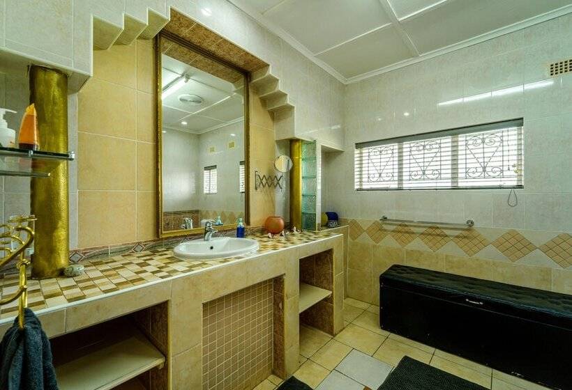 پانسیون Room In Villa   Zambezi Family Lodge   Elephant Room