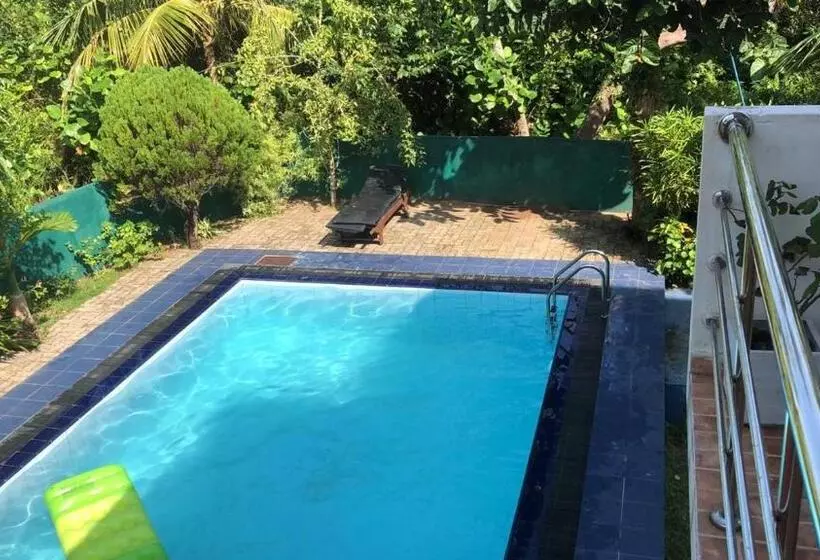 Hotelli Field Side Villa