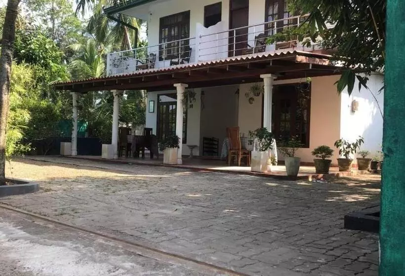 Hotelli Field Side Villa