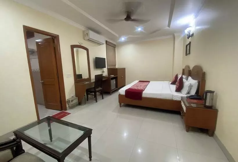 Hotelli Jalandhar Corporate Suites  Banquet Hall