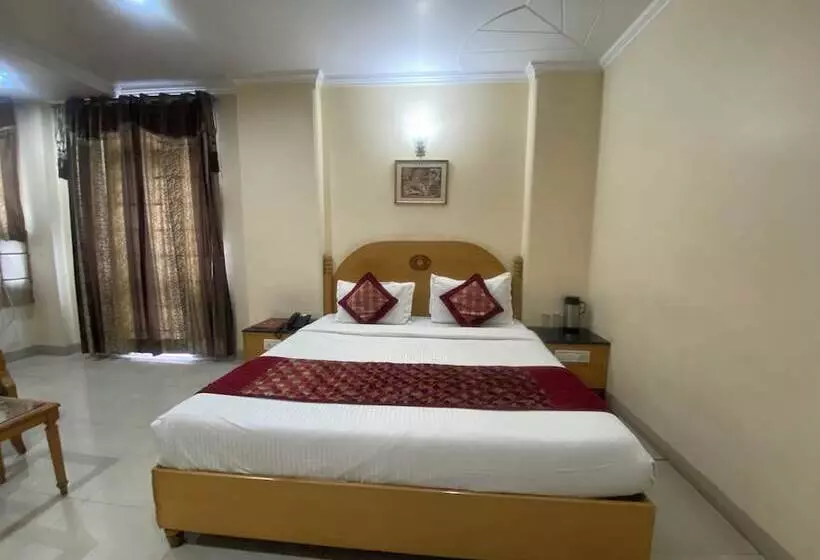 Hotelli Jalandhar Corporate Suites  Banquet Hall