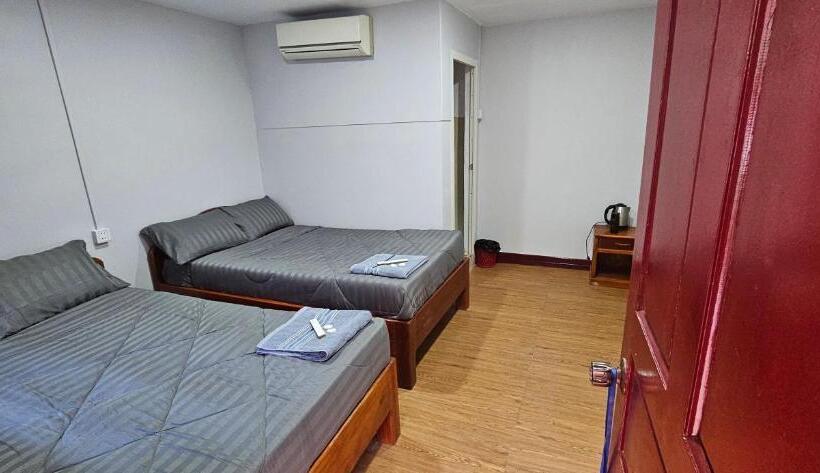 Hotel Lucky Leprechaun