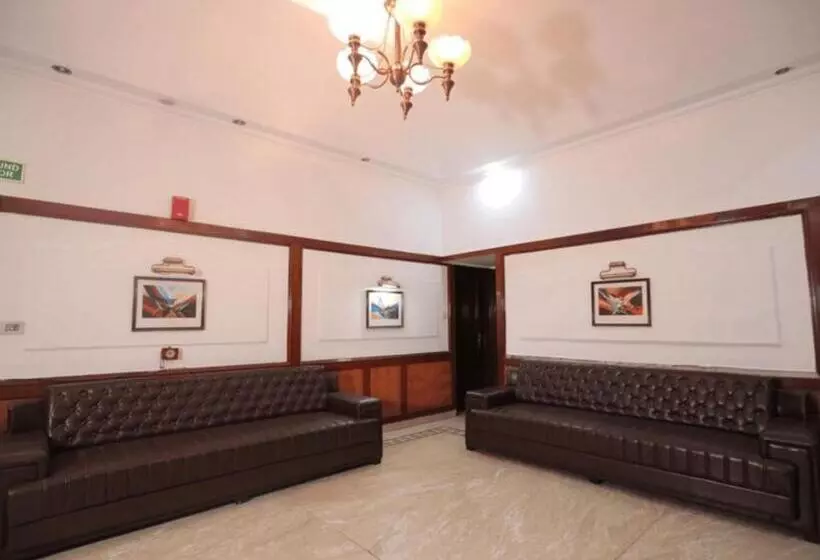 هتل Panickers Residency   Ajmal Khan Market Near Karol Bagh Metro