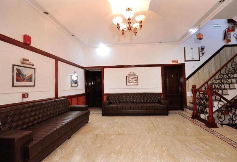 هتل Panickers Residency   Ajmal Khan Market Near Karol Bagh Metro