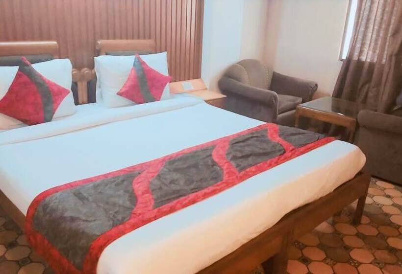 هتل Panickers Residency   Ajmal Khan Market Near Karol Bagh Metro