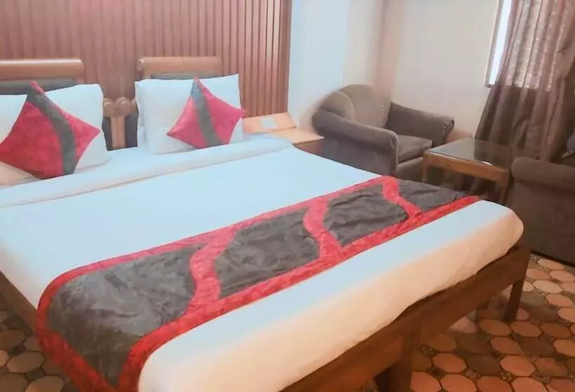 هتل Panickers Residency   Ajmal Khan Market Near Karol Bagh Metro