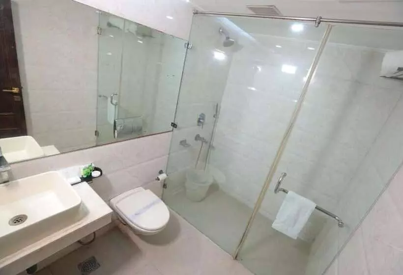 هتل Panickers Residency   Ajmal Khan Market Near Karol Bagh Metro
