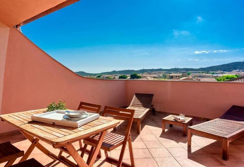 Isa Residence With Swimming Pool In Santa Teresa Di Gallura