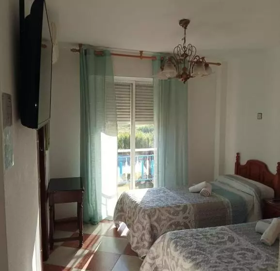 ペンション Hostal Alboran