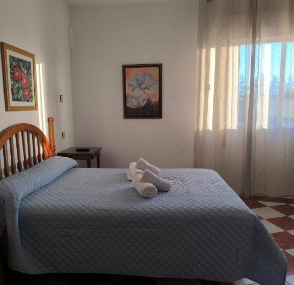 پانسیون Hostal Alboran