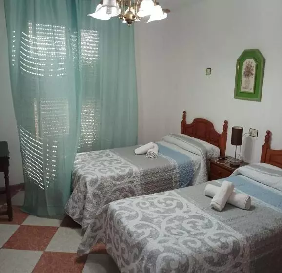 ペンション Hostal Alboran