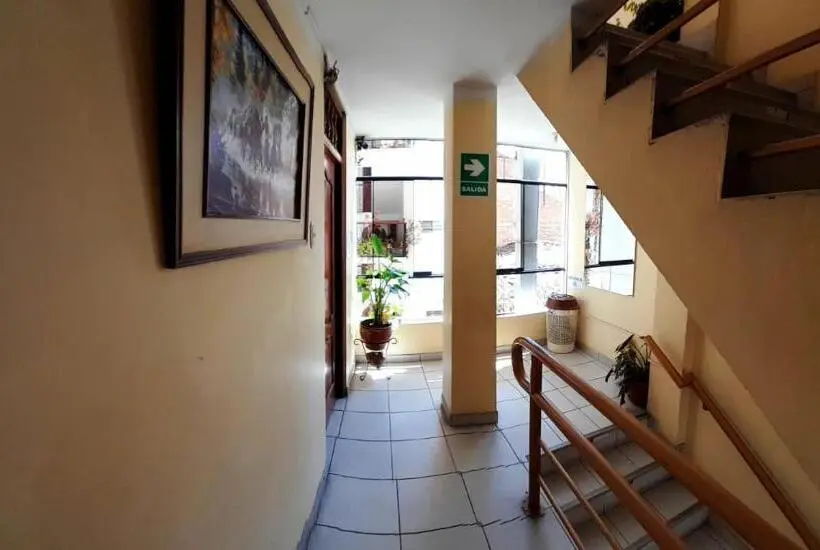 پانسیون Hostal Turismo Cruz De Piedra Eirl Cajamarca