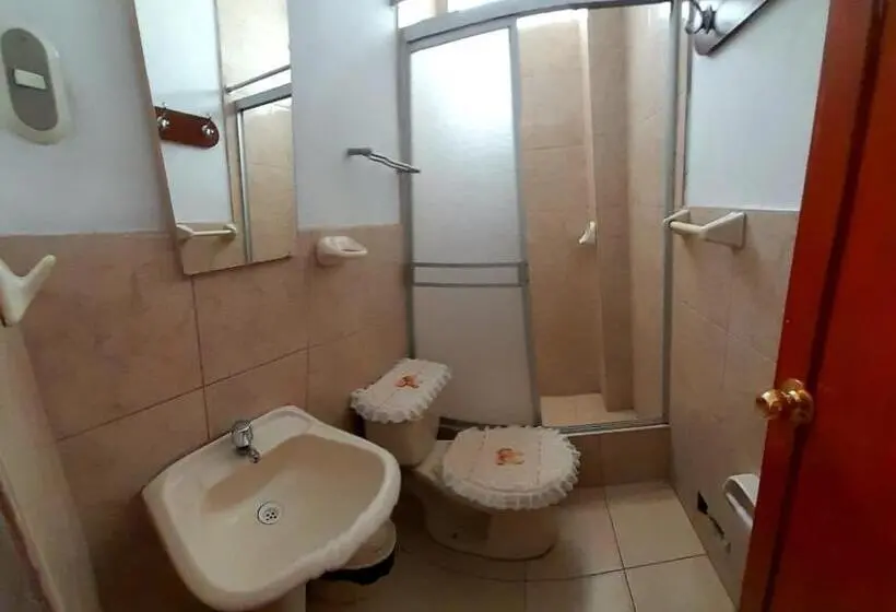 پانسیون Hostal Turismo Cruz De Piedra Eirl Cajamarca
