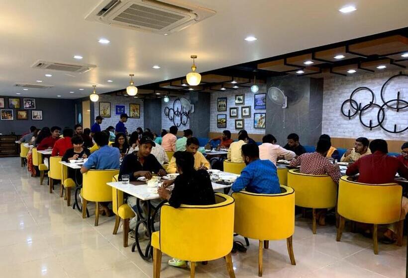 ホテル Raas Inn, New