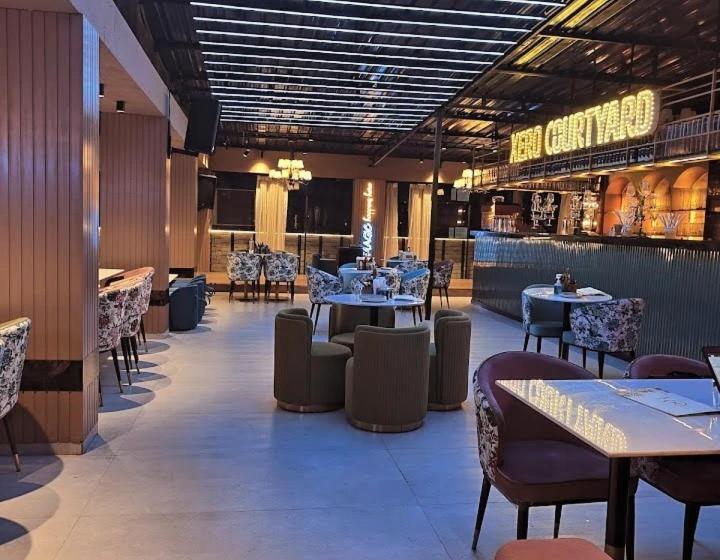 ホテル Raas Inn, New