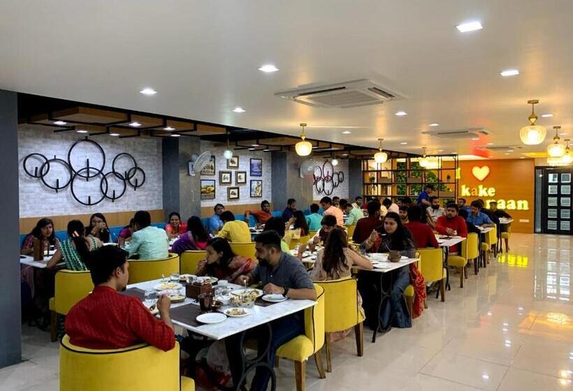 ホテル Raas Inn, New