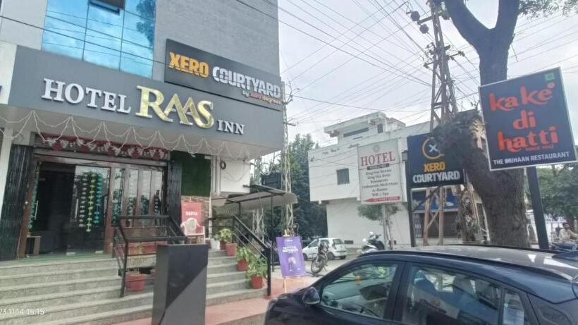 ホテル Raas Inn, New