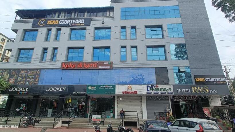 ホテル Raas Inn, New