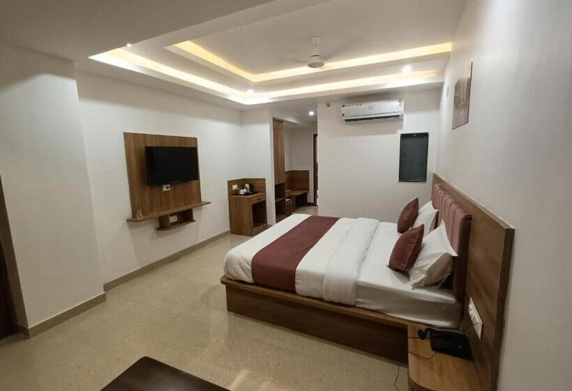 ホテル Raas Inn, New