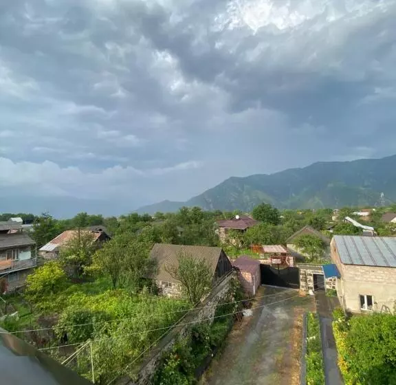 Majatalo Yeghevni Guest House In Odzun