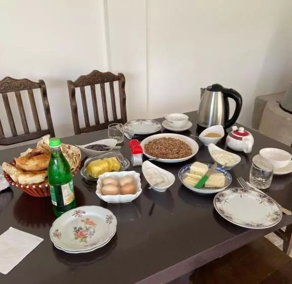 Majatalo Yeghevni Guest House In Odzun