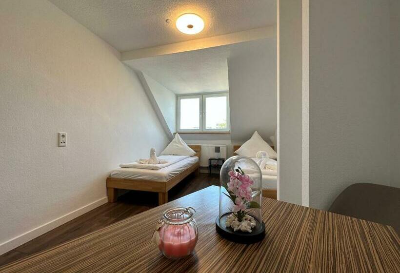 هاستل Zimmer In Neusserstrasse