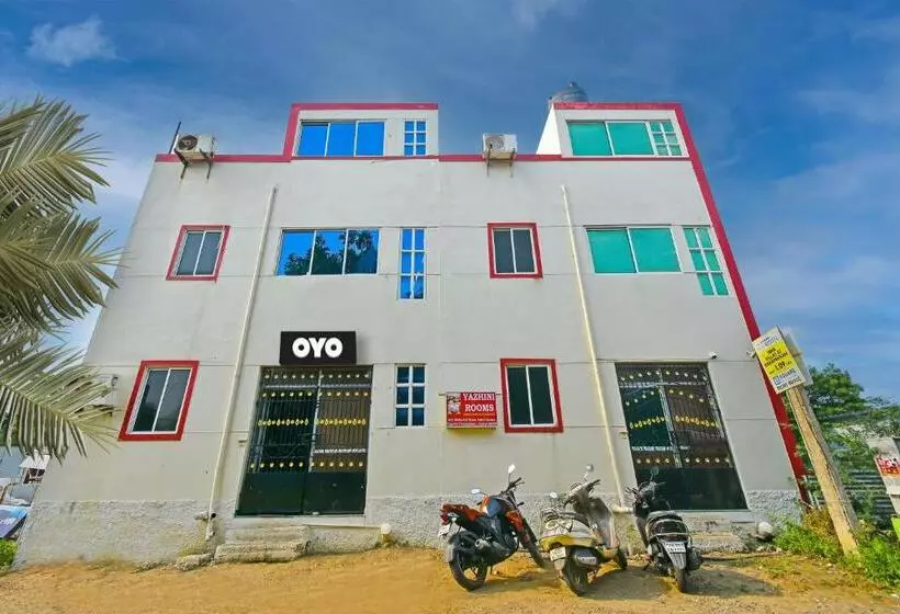 ホテル Oyo Flagship Yazhini Rooms