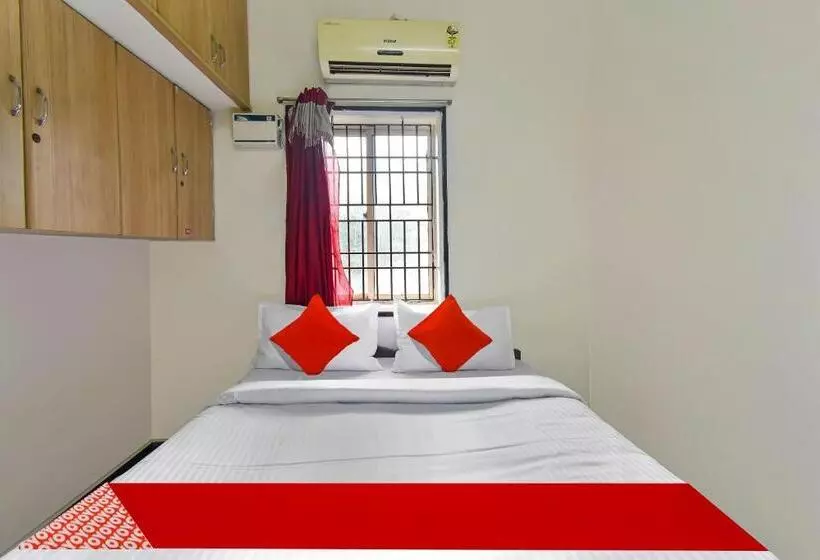 ホテル Oyo Flagship Yazhini Rooms