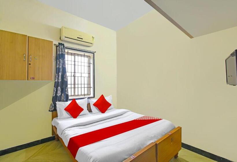 Hotel Oyo Flagship Yazhini Rooms