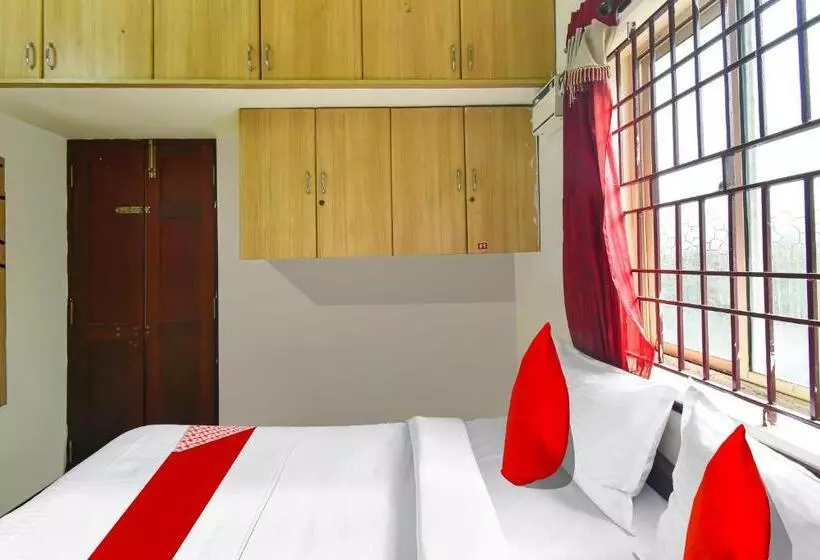 ホテル Oyo Flagship Yazhini Rooms