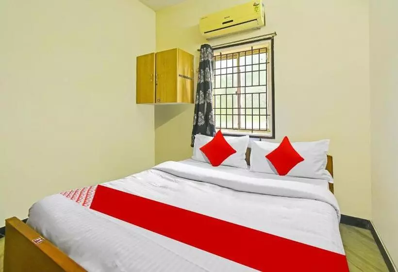 ホテル Oyo Flagship Yazhini Rooms