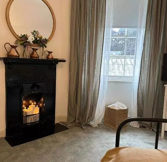 The Victoria Hotel,bar,bistro