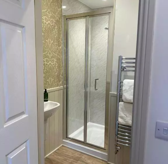 The Victoria Hotel,bar,bistro