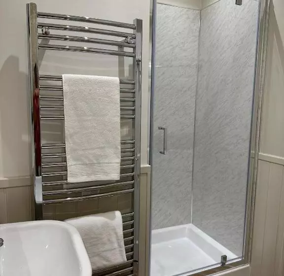 The Victoria Hotel,bar,bistro