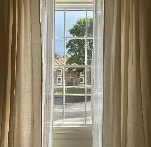 The Victoria Hotel,bar,bistro