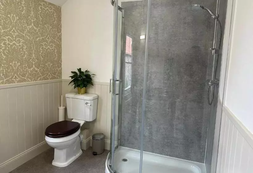 The Victoria Hotel,bar,bistro